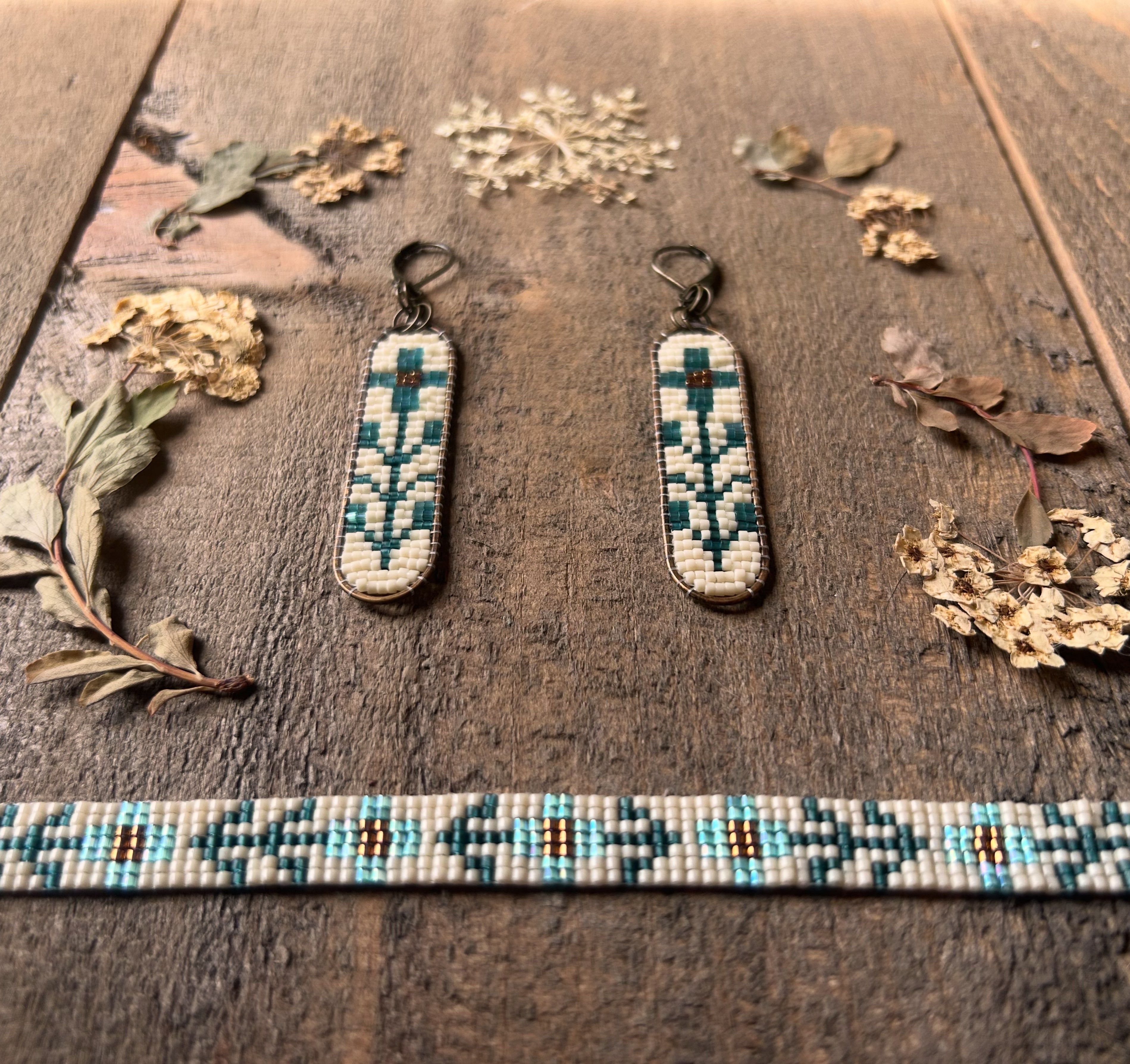 Turquoise Wildflowers ~ Earrings/Bracelet